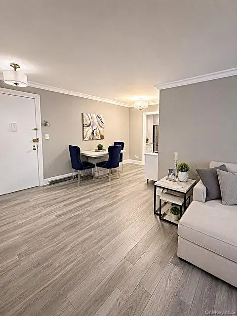100 E Hartsdale Avenue #6GW, Hartsdale, NY 10530 - #2