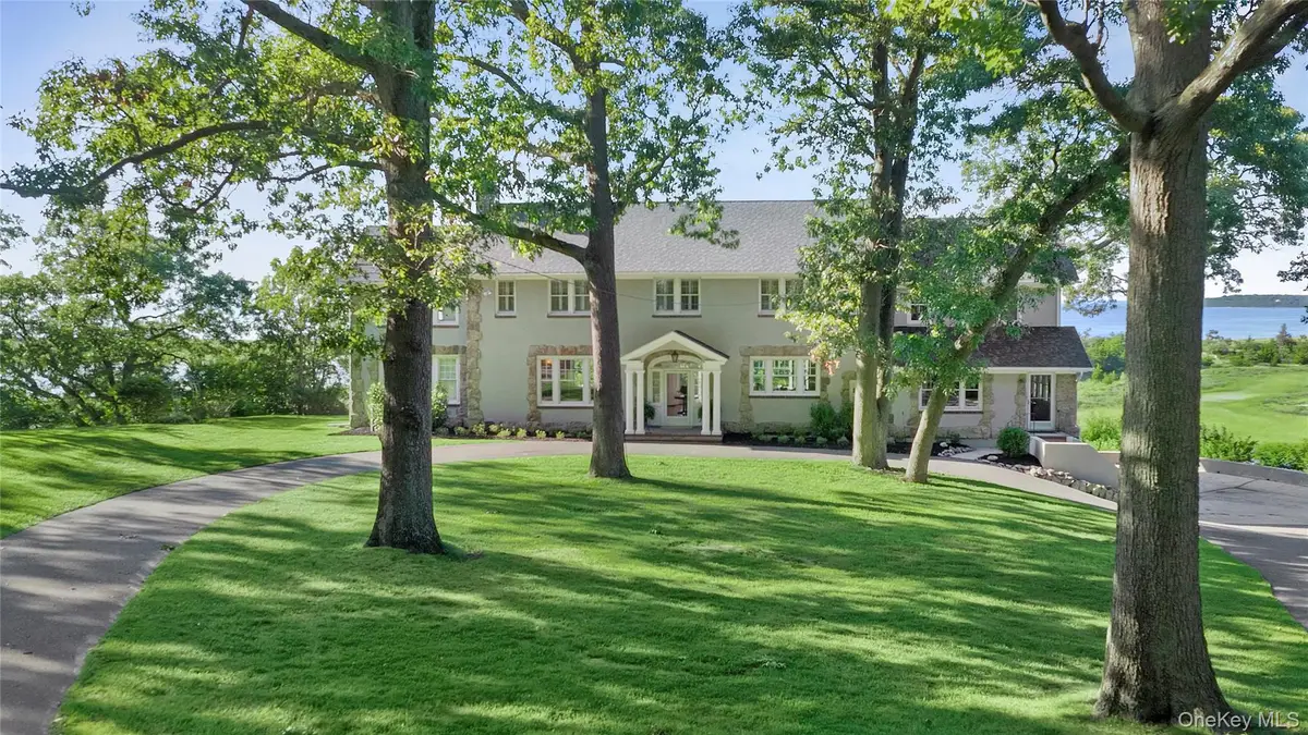 11 Arbutus Lane, Stony Brook, NY 11790 - #1