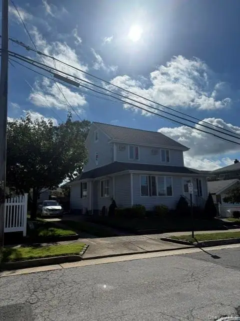 104 W Lincoln Avenue, Valley Stream, NY 11580 - #2