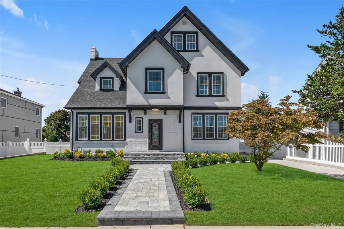 27 2nd Street, Lynbrook, NY 11563 - #1