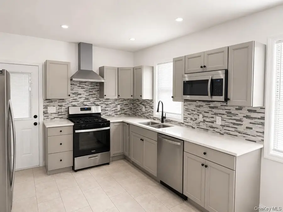 130 Elizabeth Avenue, Hempstead, NY 11550 - #2