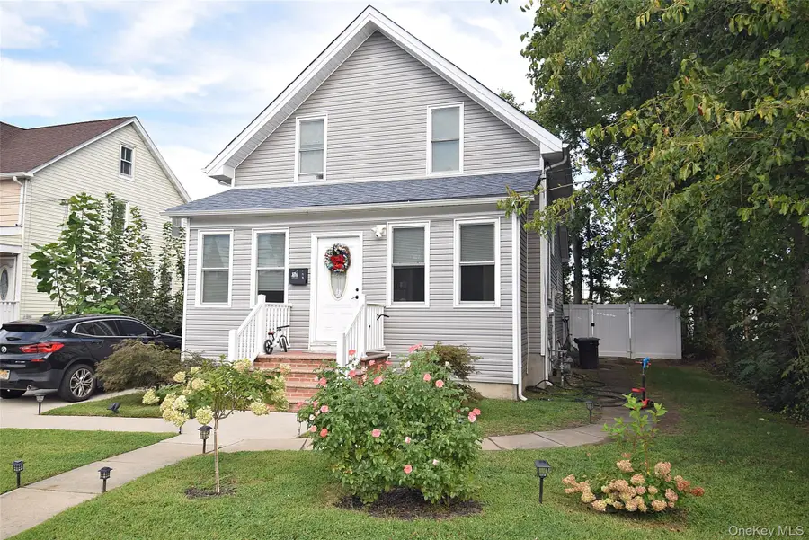 17 Maple Avenue, Port Jefferson Station, NY 11776 - #2