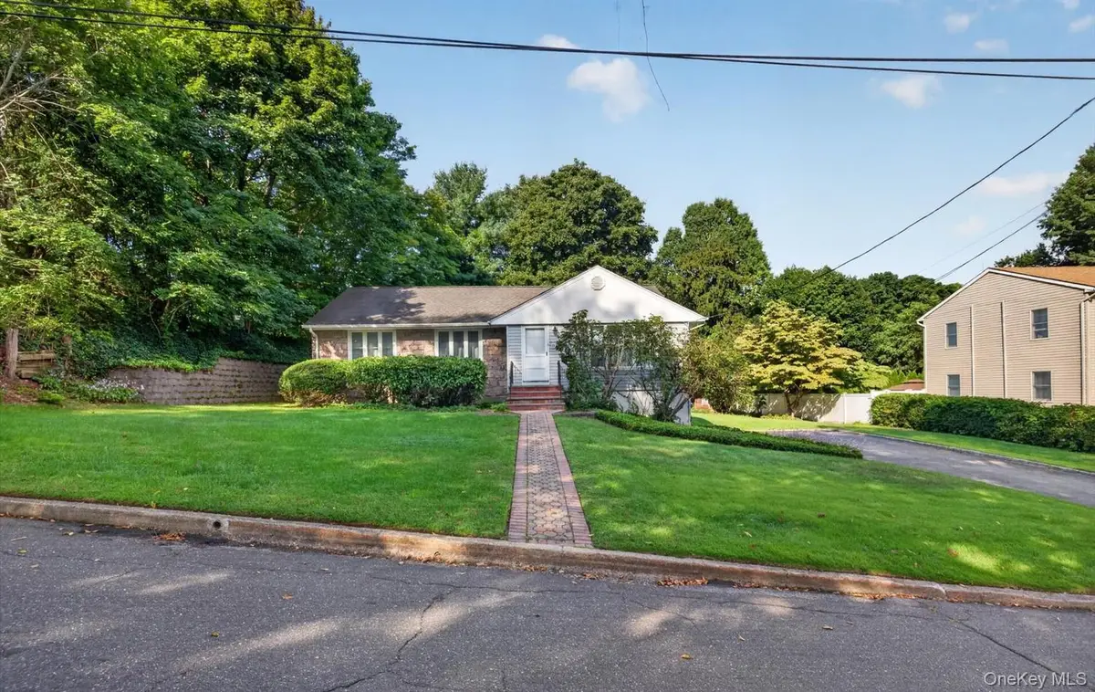 31 Francis Terrace, Glen Cove, NY 11542 - #1