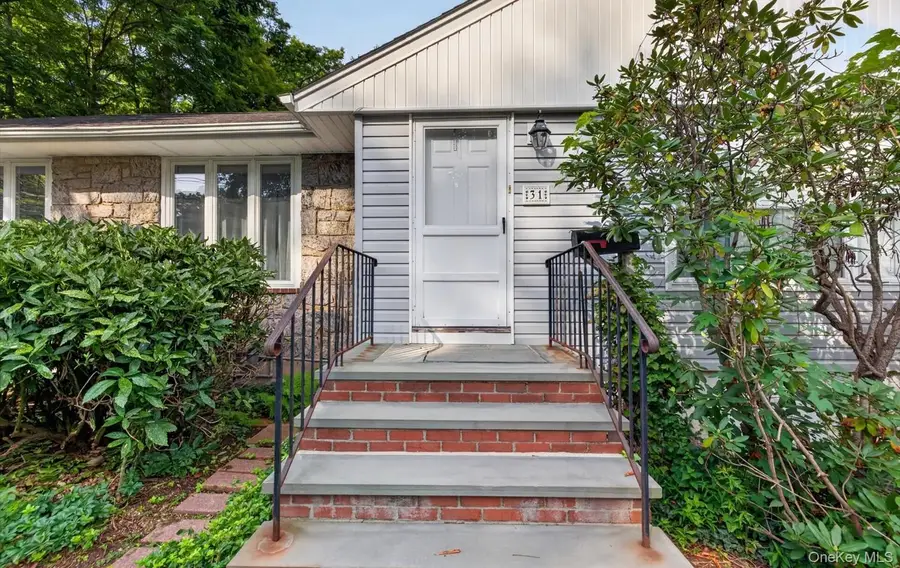 31 Francis Terrace, Glen Cove, NY 11542 - #2