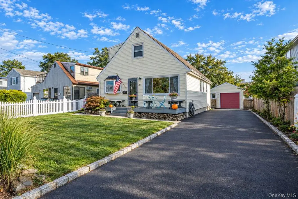 41 E Saltaire Rd, Lindenhurst, NY 11757 - #1