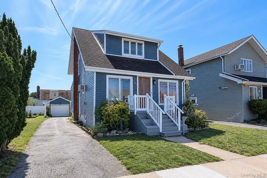 17 Ray Street, Freeport, NY 11520 - #3