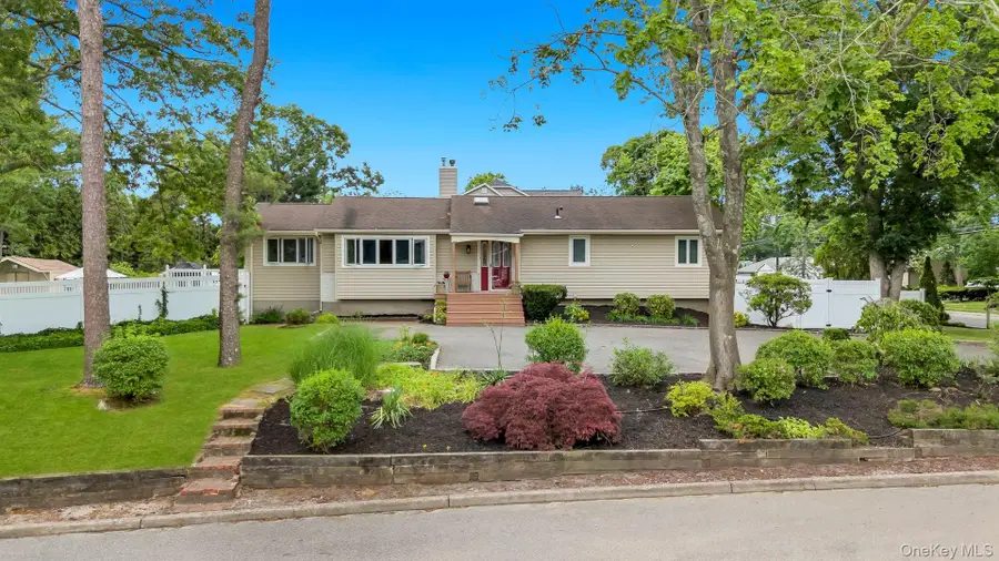 93 Midwood Avenue, Nesconset, NY 11767 - #2