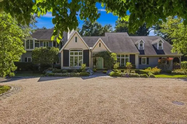 2 Meadow Sea Lane, East Setauket, NY 11733