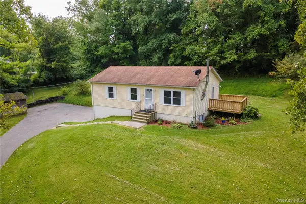 158 Stagecoach Pass, Stormville, NY 12582