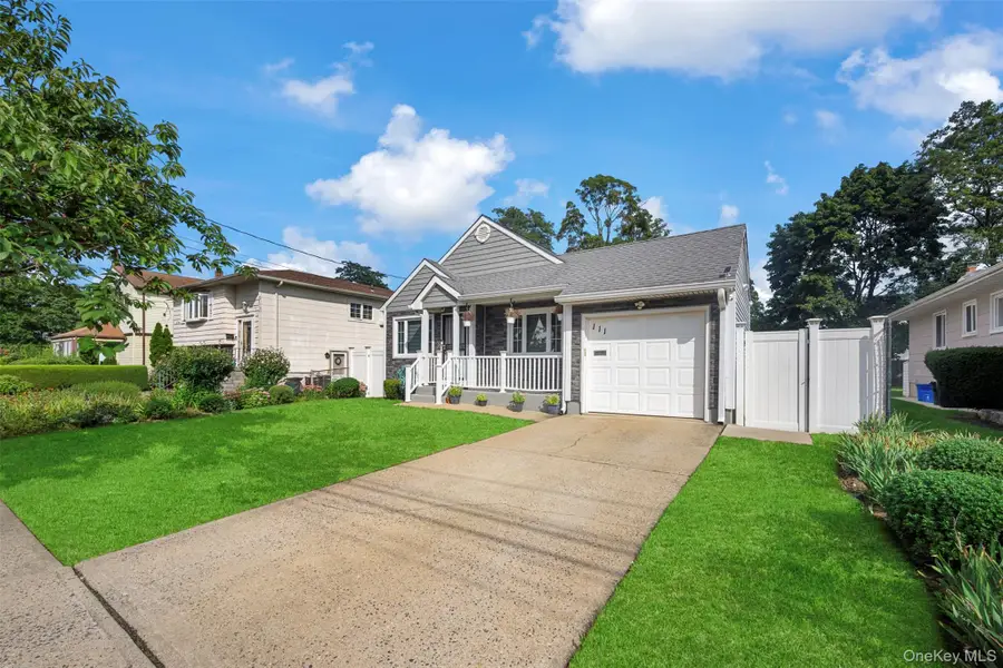 111 Woodside Avenue, Freeport, NY 11520 - #2