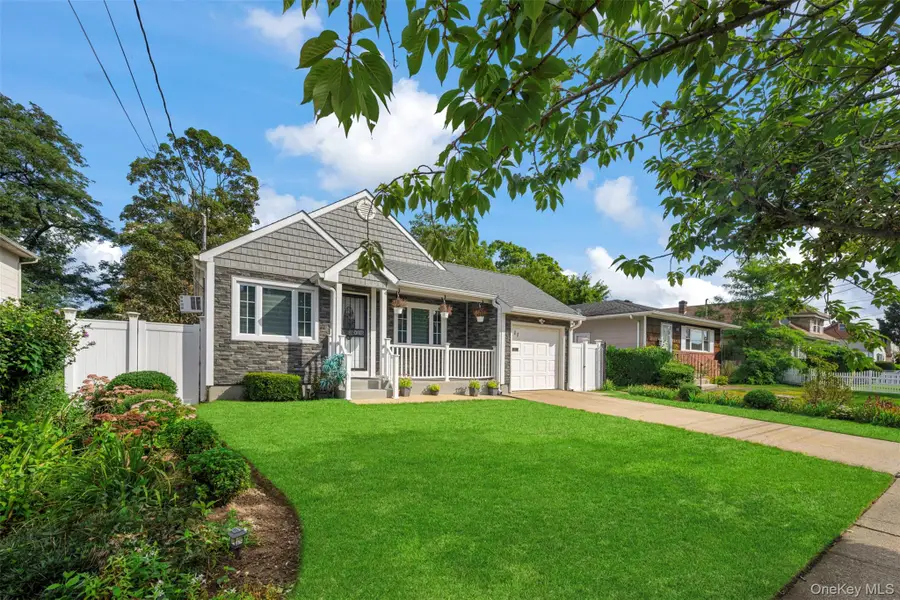 111 Woodside Avenue, Freeport, NY 11520 - #3