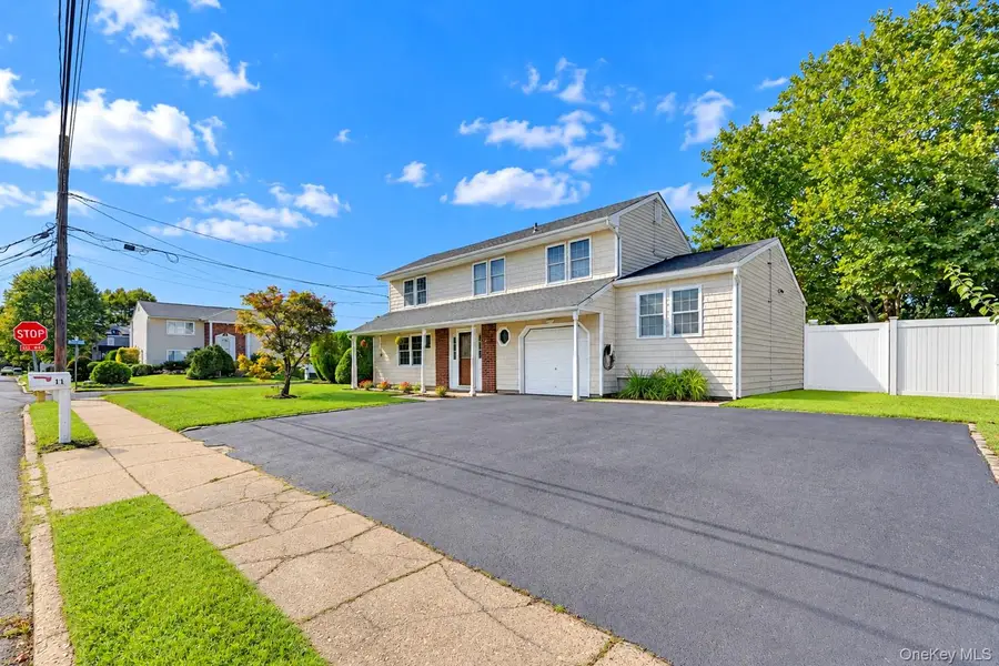 11 Palm Street, Central Islip, NY 11722 - #2