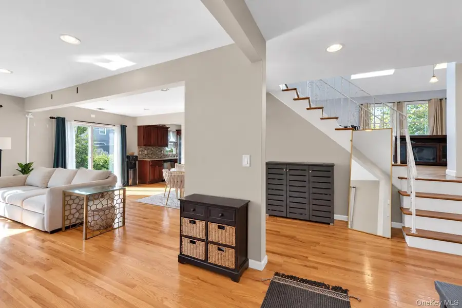 11 Palm Street, Central Islip, NY 11722 - #3
