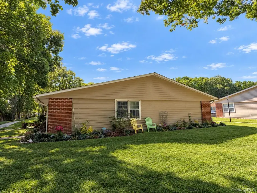 190 Ventry Court #F, Ridge, NY 11961 - #3