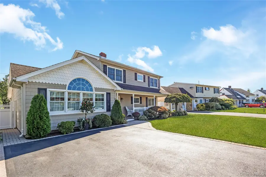 42 Grey Lane, Levittown, NY 11756 - #3