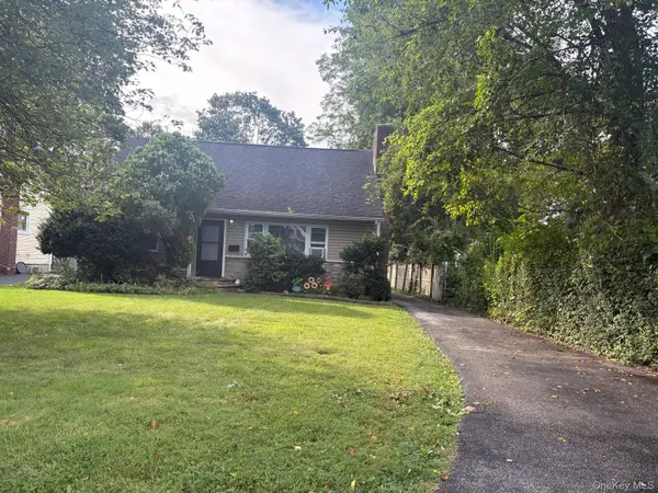 20 W 18th Street, Huntington Station, NY 11746
