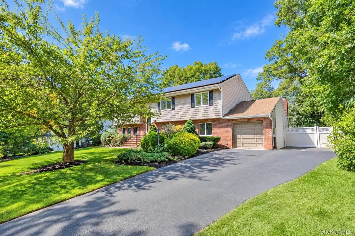 137 Ridgewood Avenue, Farmingville, NY 11738 - #1