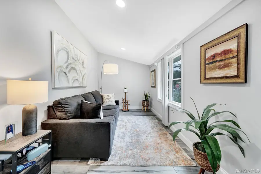 110 N Park Avenue, Bay Shore, NY 11706 - #3