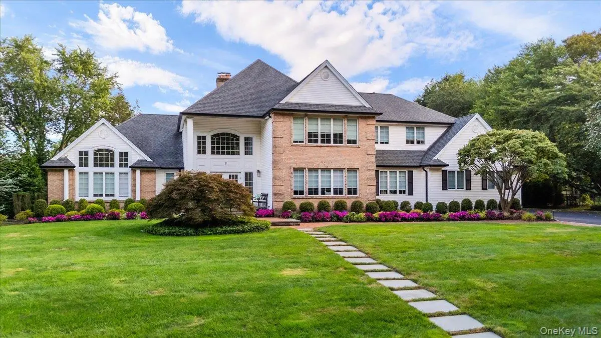5 Landing Court, Dix Hills, NY 11746 - #1