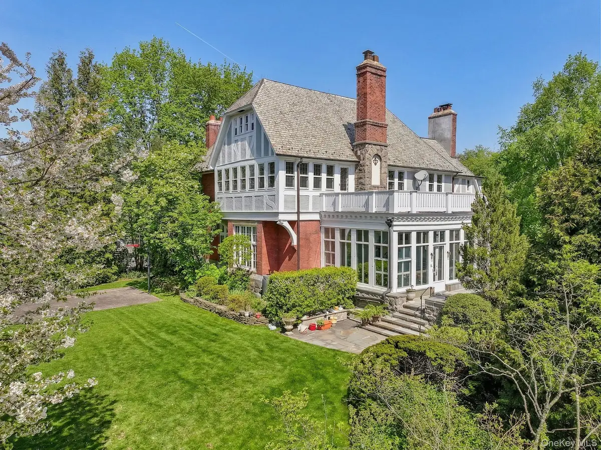 15 Hemlock Road, Bronxville, NY 10708 - #1