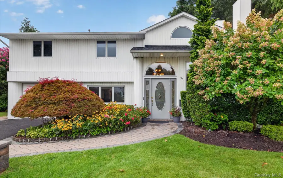 33 Phipps Lane, Plainview, NY 11803 - #3