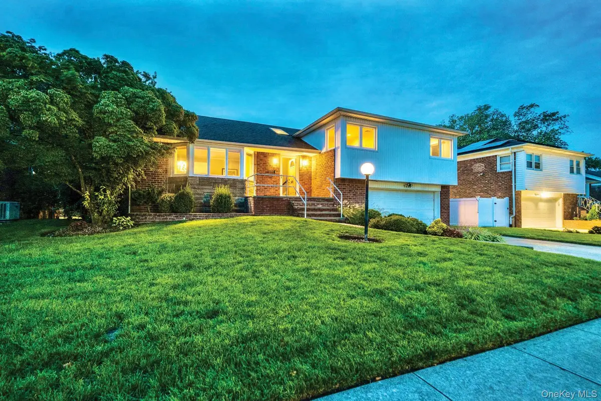 1499 Eric Lane, East Meadow, NY 11554 - #1