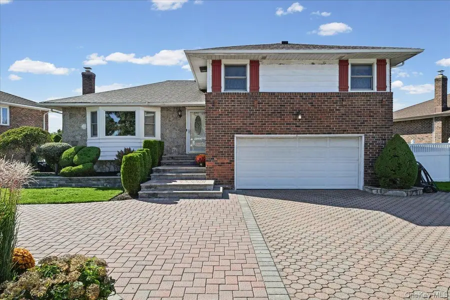 698 Edgewood Drive, Westbury, NY 11590 - #2
