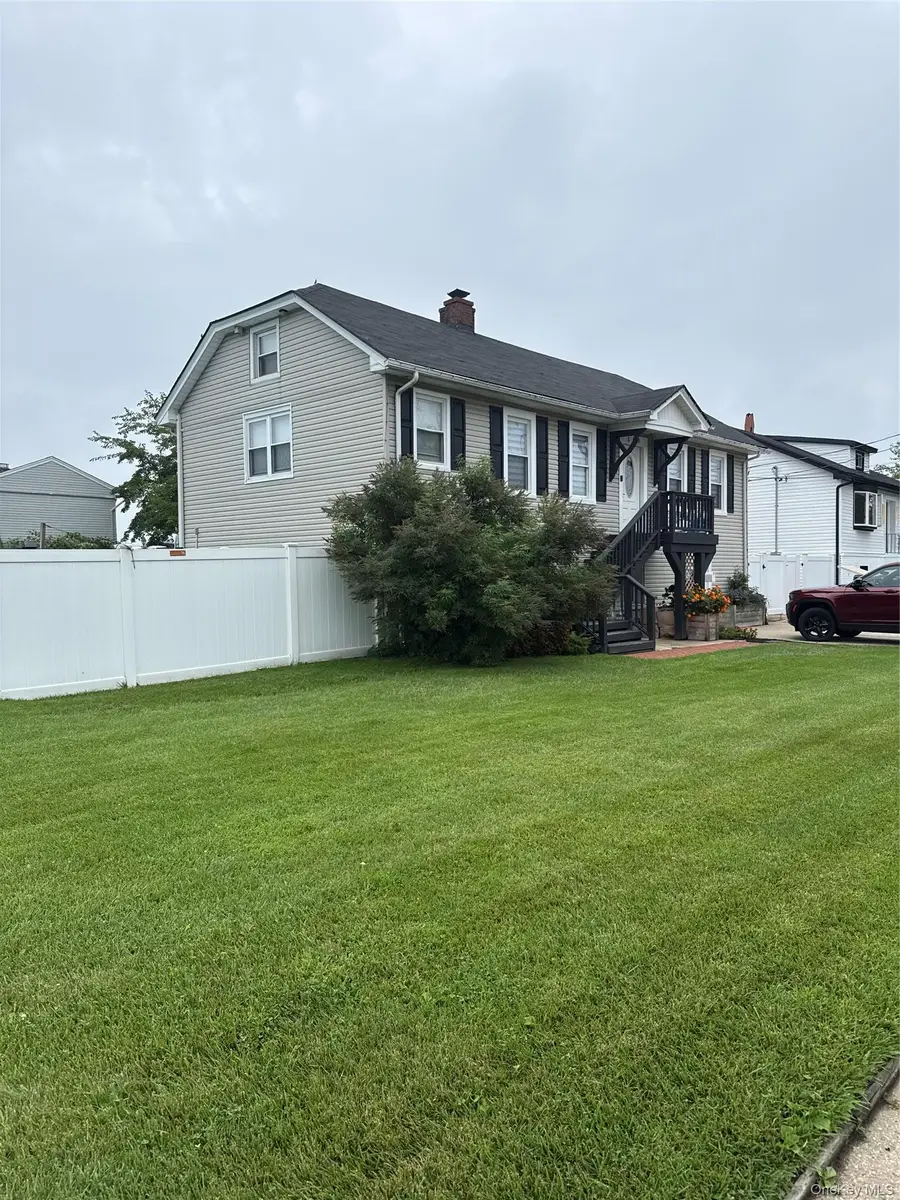 589 S Ocean Avenue, Freeport, NY 11520 - #2