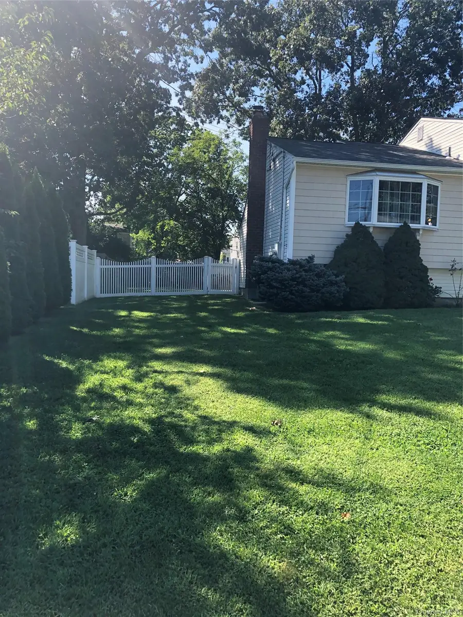 22 Starfire Drive, Centereach, NY 11720 - #2