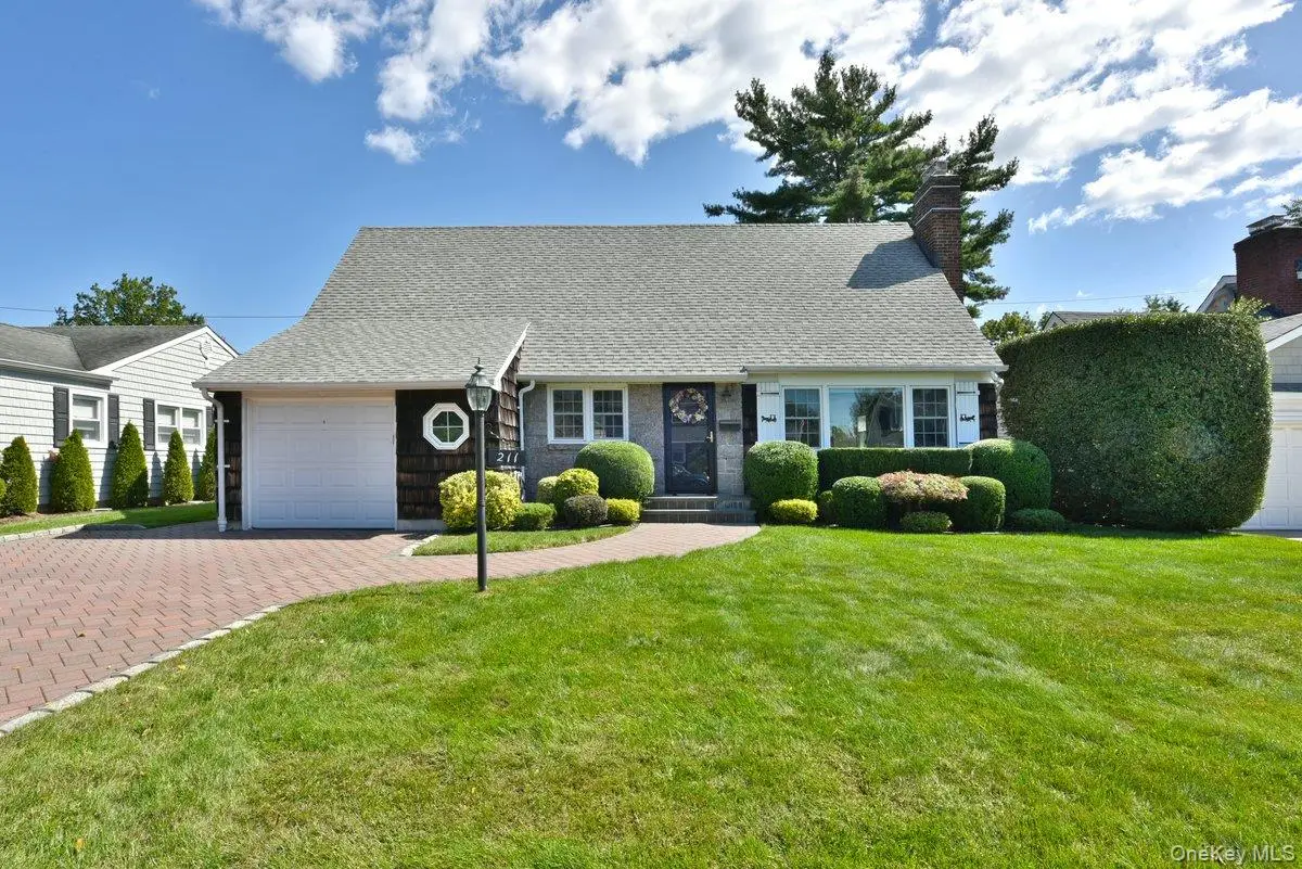 211 Wellington Road, Garden City, NY 11530 - #1
