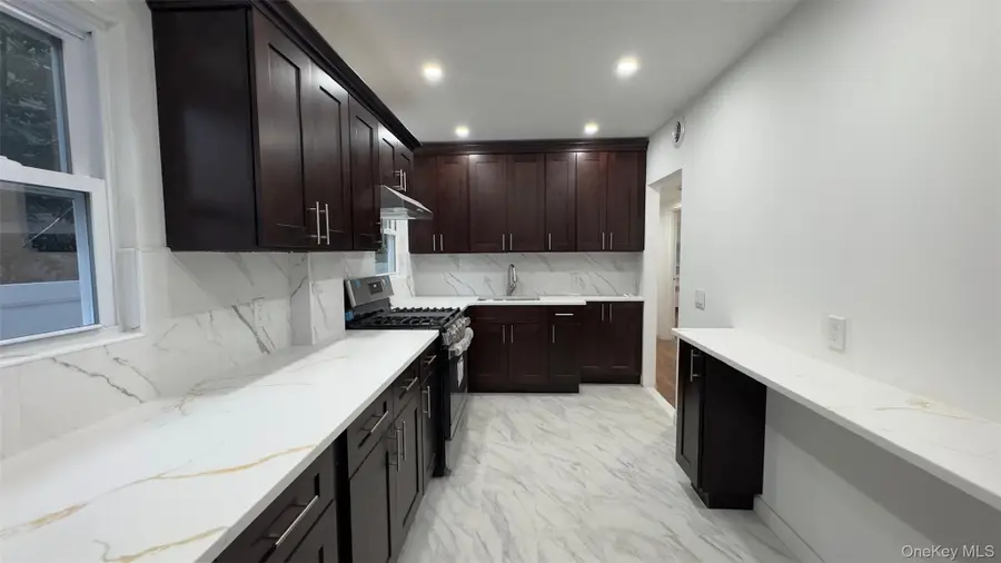 142 Green Street, Valley Stream, NY 11580 - #3