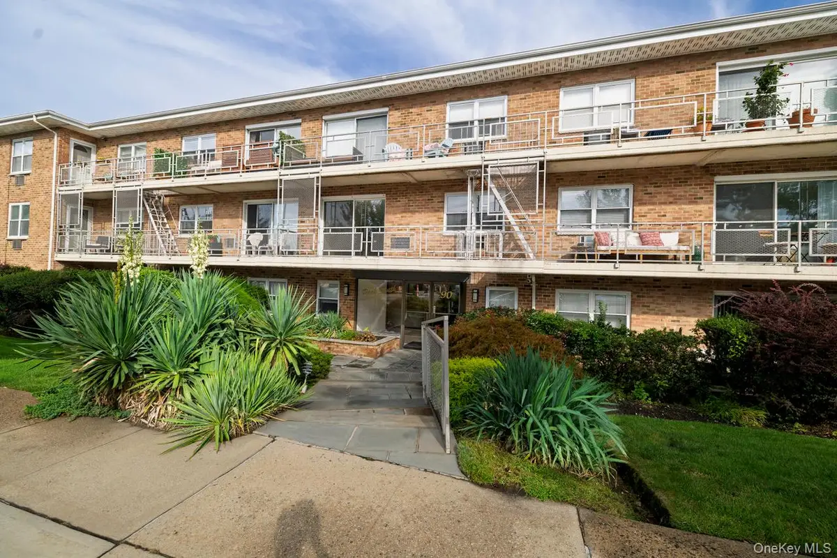 90 South Park #B1, Rockville Centre, NY 11570 - #1