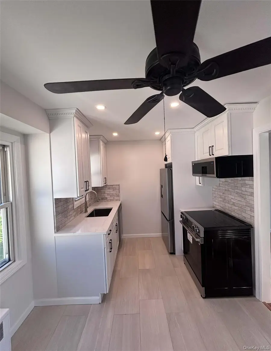 108 Dorset Avenue, Albertson, NY 11507 - #2