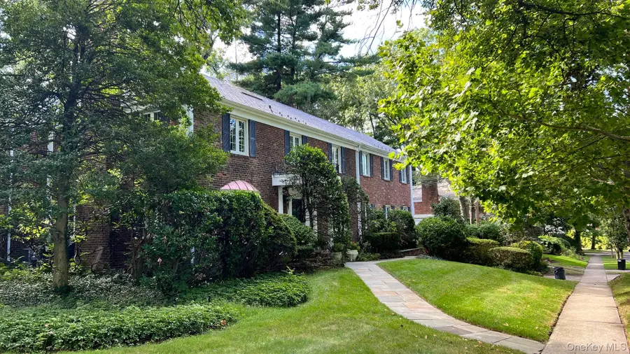 9 Dorset Road, Great Neck, NY 11020 - #2