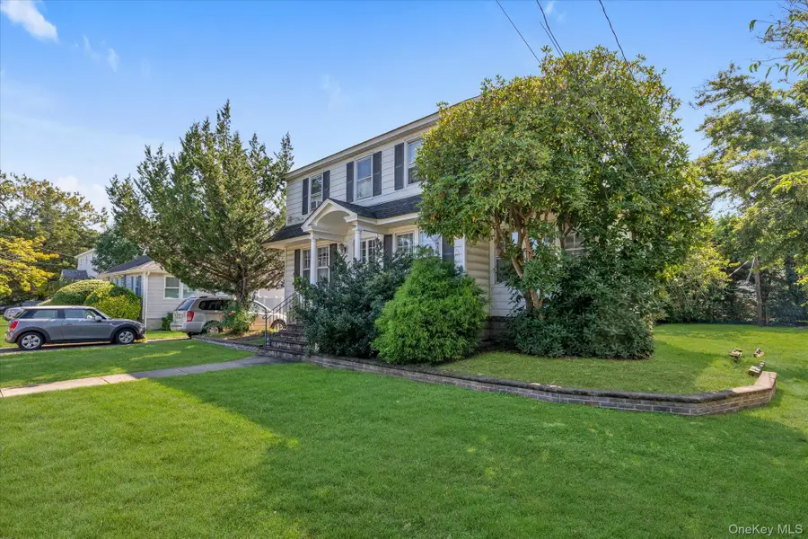 34 Kingsland Place, Babylon, NY 11702 - #2
