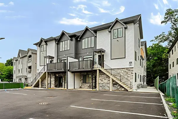16 Phyllis Terrace #301, Monsey, NY 10952