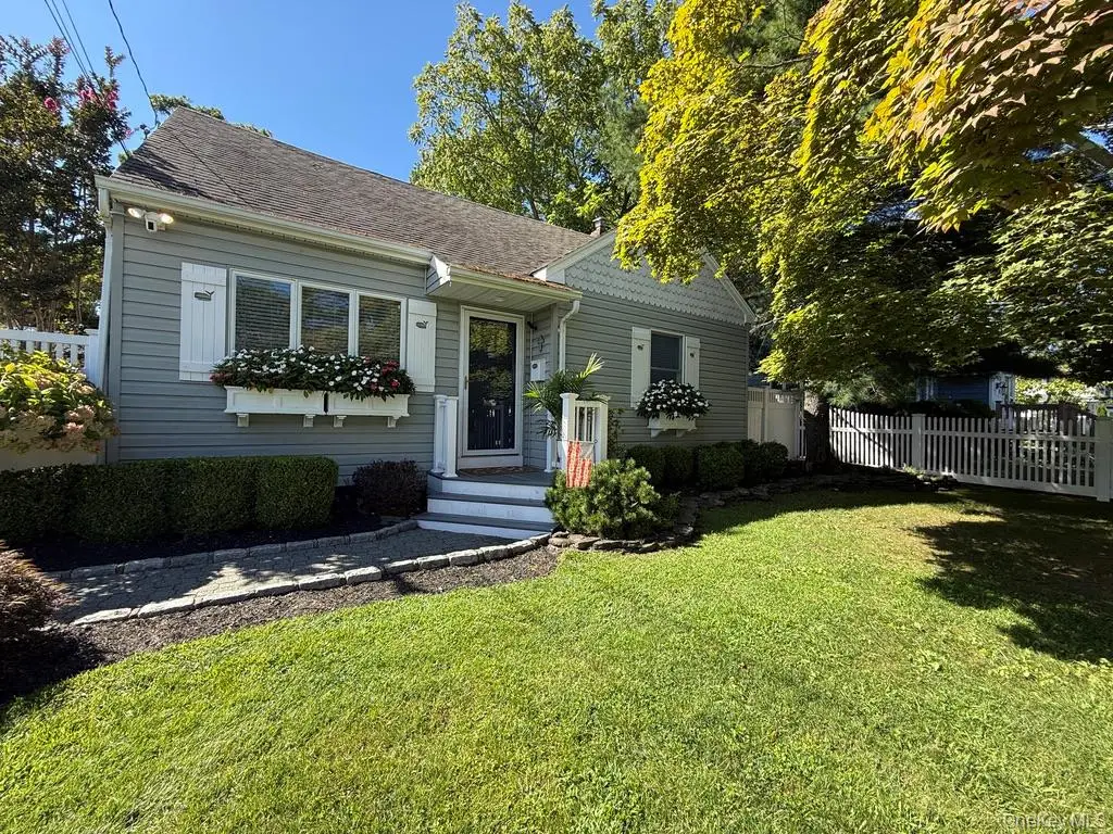 124 Smith Avenue, Islip, NY 11751 - #1