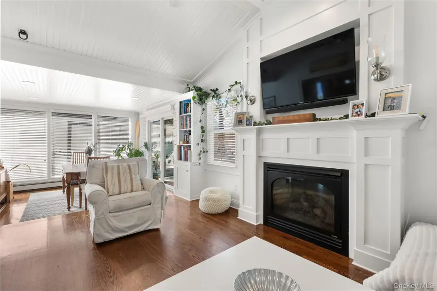 124 Smith Avenue, Islip, NY 11751 - #2