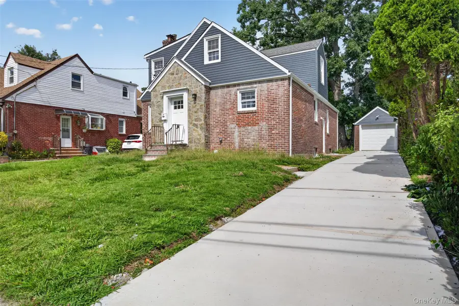 33 Carol Street, West Hempstead, NY 11552 - #2