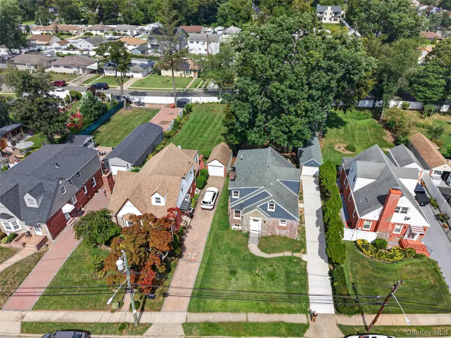 33 Carol Street, West Hempstead, NY 11552 - #3