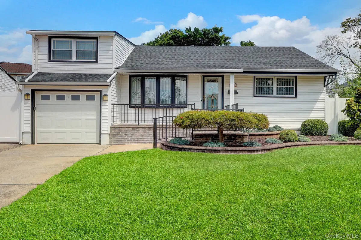 148 S Dean Street, Hicksville, NY 11801 - #1