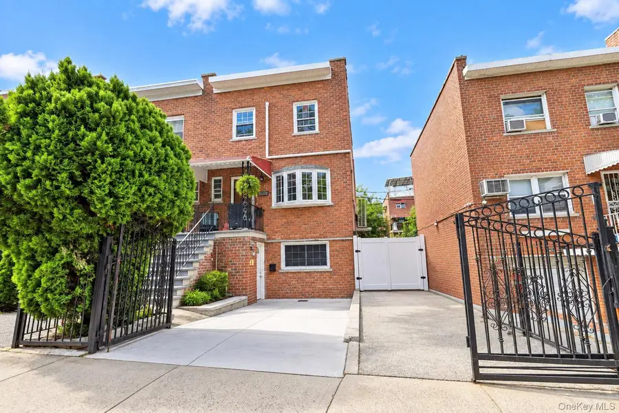 3035 Yates Avenue, Bronx, NY 10469 - #2