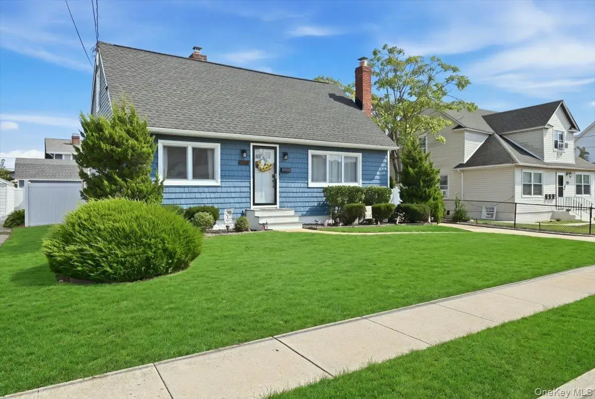 293 Roosevelt Avenue, Freeport, NY 11520 - #1