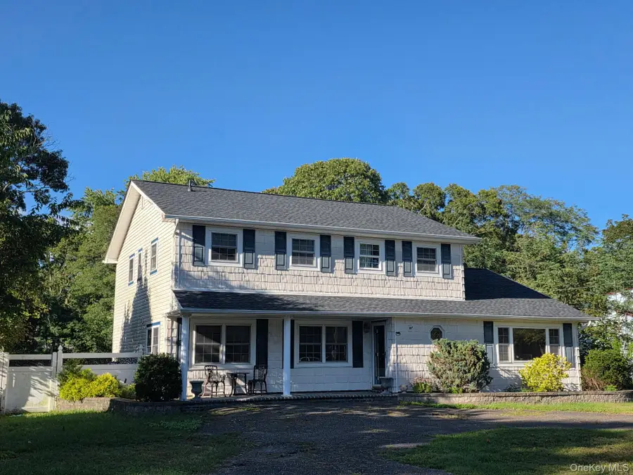 343 Mohawk Place, Holbrook, NY 11741 - #2