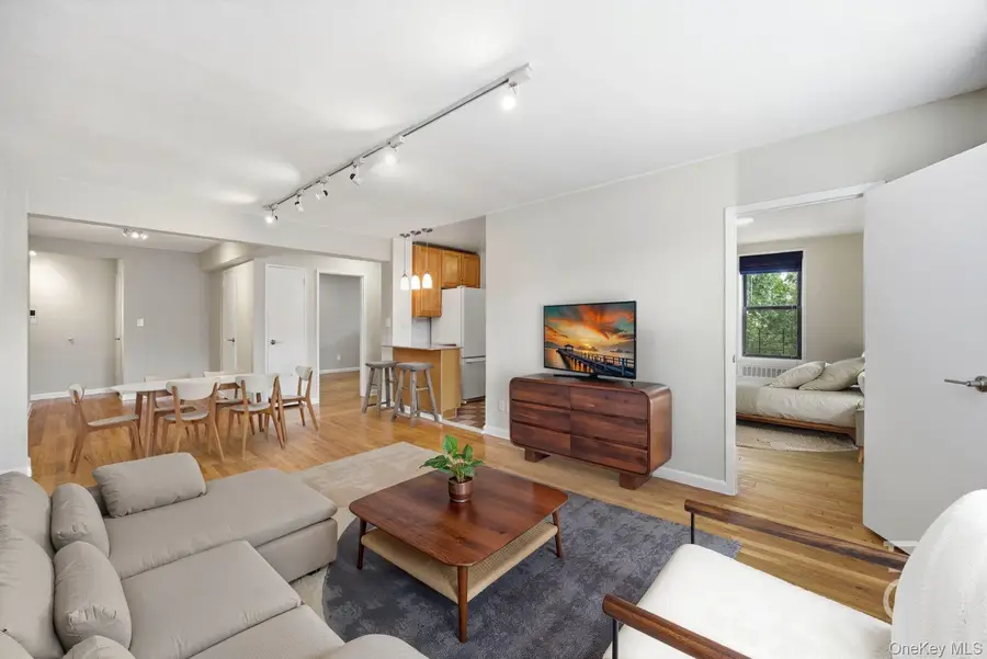 25-34 Crescent Street #2K, Astoria, NY 11102 - #2