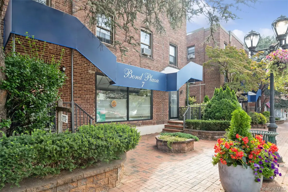 7 Bond Street #3G, Great Neck, NY 11021 - #1