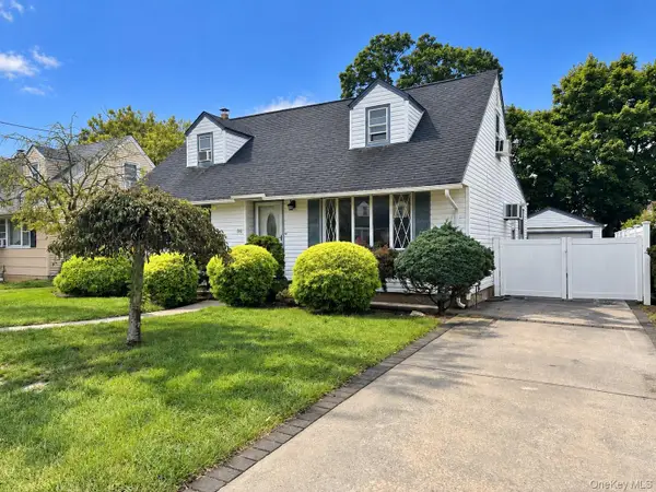64 E Fenimore Street, Valley Stream, NY 11580