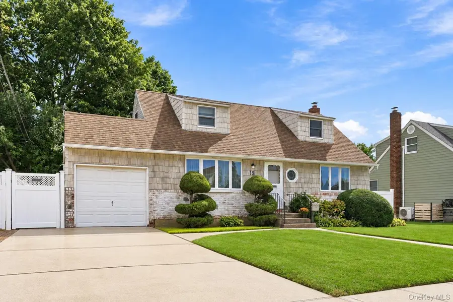 15 Scholl Drive, Farmingdale, NY 11735 - #2