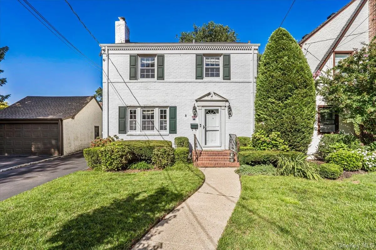 5 Ash Street, Floral Park, NY 11001 - #1