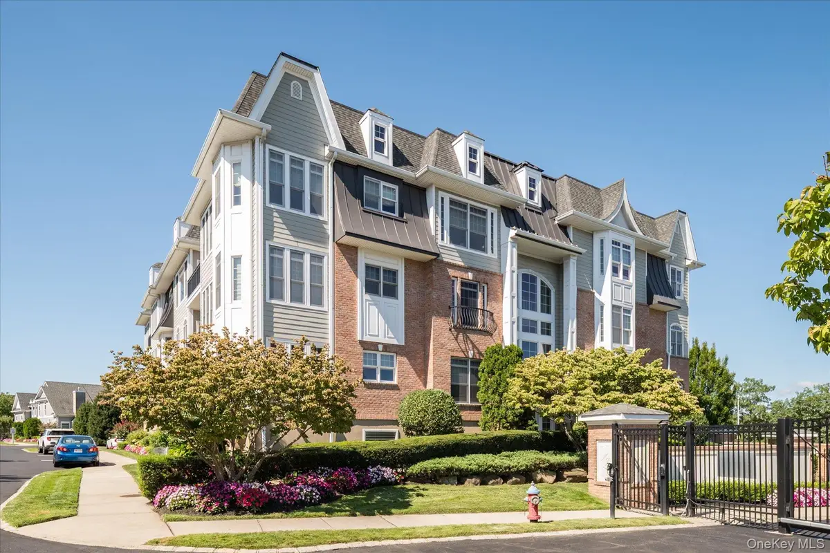 103 Roosevelt Way, Westbury, NY 11590 - #1